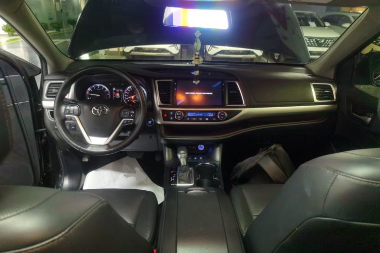 Used Toyota Highlander 2021 2.0T Four-Wheel Drive Luxury Edition 7 Seats Center Console