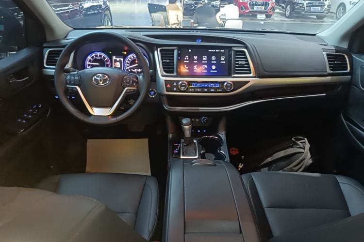 Used Toyota Highlander 2021 2.0T Four-Wheel Drive Luxury Edition 7 Seats Center Console