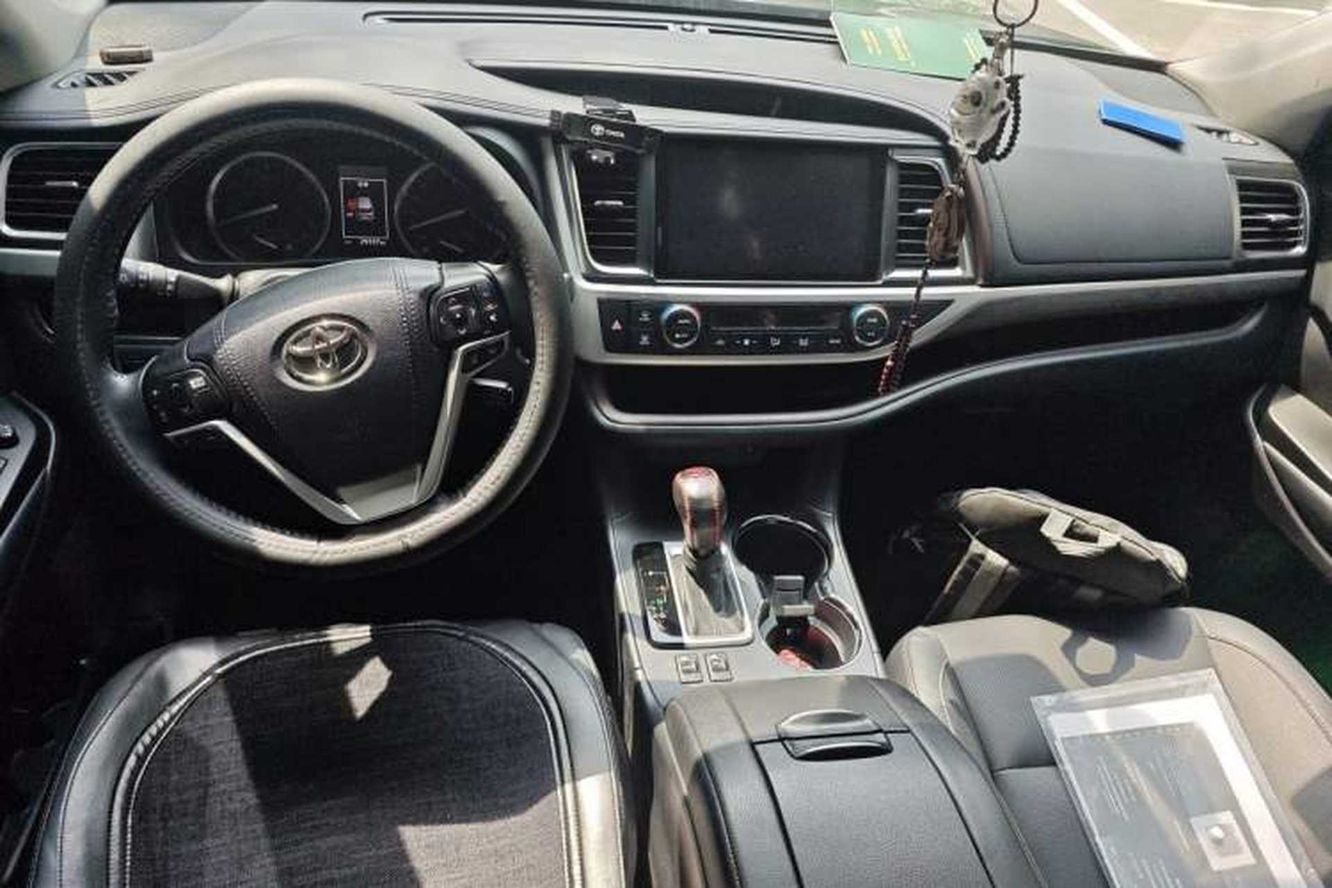 Used Toyota Highlander 2021 2.0T Four-Wheel Drive Prestige Version 7 Seats Center Console