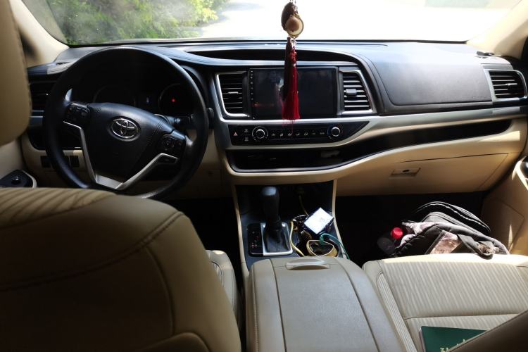 Used Toyota Highlander 2021 2.0T Two-Wheel Drive Elite Edition 5 Seats Center Console