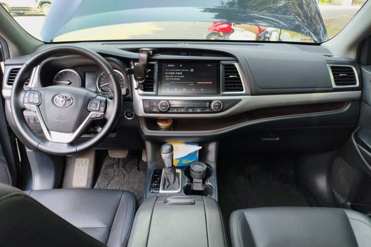 Used Toyota Highlander 2021 2.0T Four-Wheel Drive Luxury Edition 7 Seats Center Console