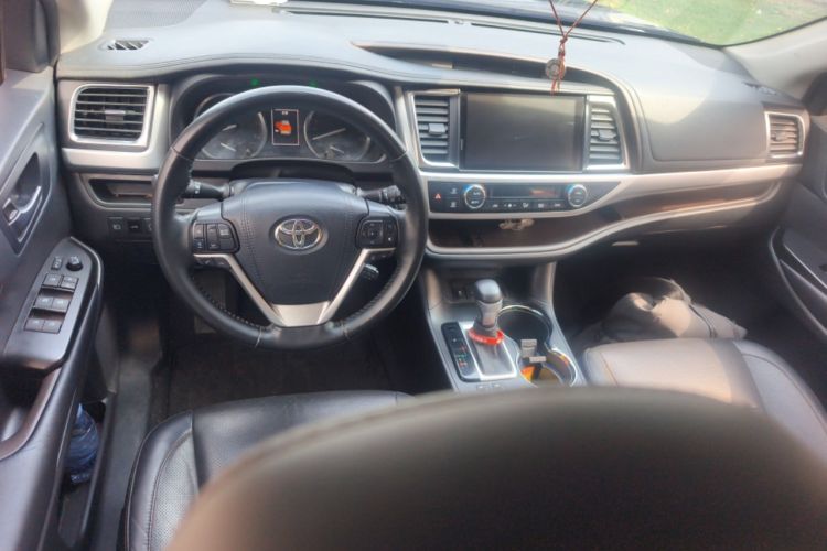 Used Toyota Highlander 2021 2.0T Two-Wheel Drive Luxury Edition 7 Seats Center Console