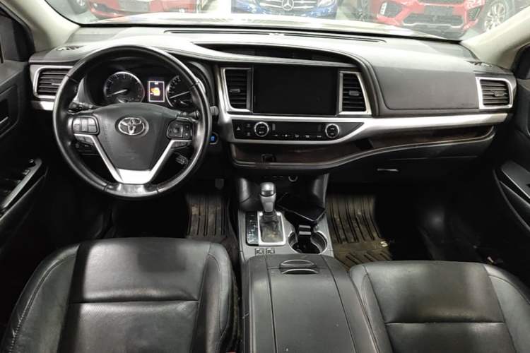 Used Toyota Highlander 2021 2.0T Four-Wheel Drive Luxury Edition 7 Seats Center Console