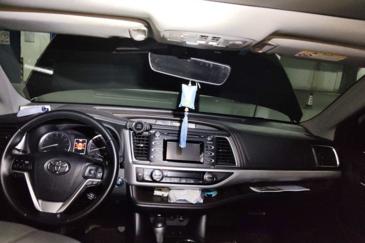 Used Toyota Highlander 2021 2.0T Four-Wheel Drive Luxury Edition 7 Seats Center Console