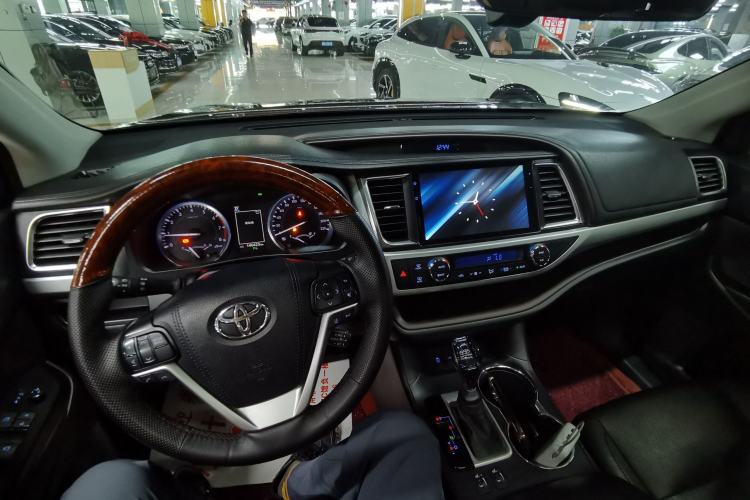 Used Toyota Highlander 2021 2.0T Four-Wheel Drive Luxury Edition 7 Seats Center Console