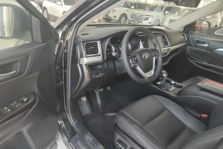 Used Toyota Highlander 2021 2.0T Four-Wheel Drive Luxury Edition 7 Seats Driver Seat