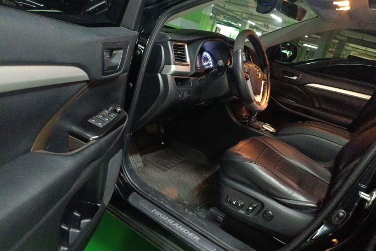 Used Toyota Highlander 2021 2.0T Four-Wheel Drive Luxury Edition 7 Seats Driver Seat