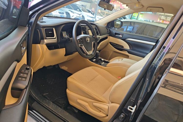 Used Toyota Highlander 2021 2.0T Two-Wheel Drive Elite Version 7-Seater Driver Seat