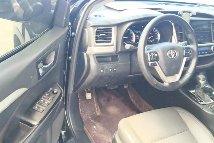Used Toyota Highlander 2021 2.0T Four-Wheel Drive Luxury Edition 7 Seats Driver Seat