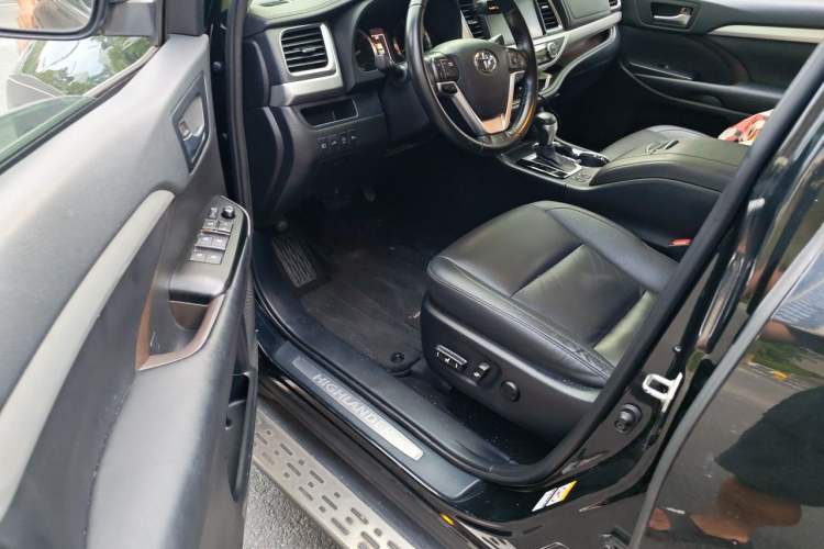 Used Toyota Highlander 2021 2.0T Four-Wheel Drive Luxury Edition 7 Seats Driver Seat