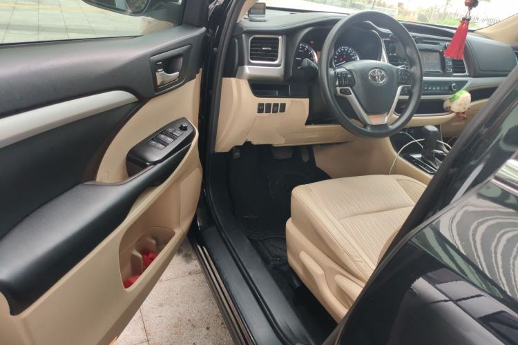 Used Toyota Highlander 2021 2.0T Two-Wheel Drive Elite Version 7-Seater Driver Seat