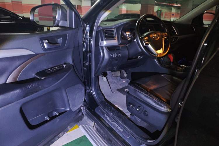 Used Toyota Highlander 2021 2.0T Four-Wheel Drive Luxury Edition 7 Seats Driver Seat