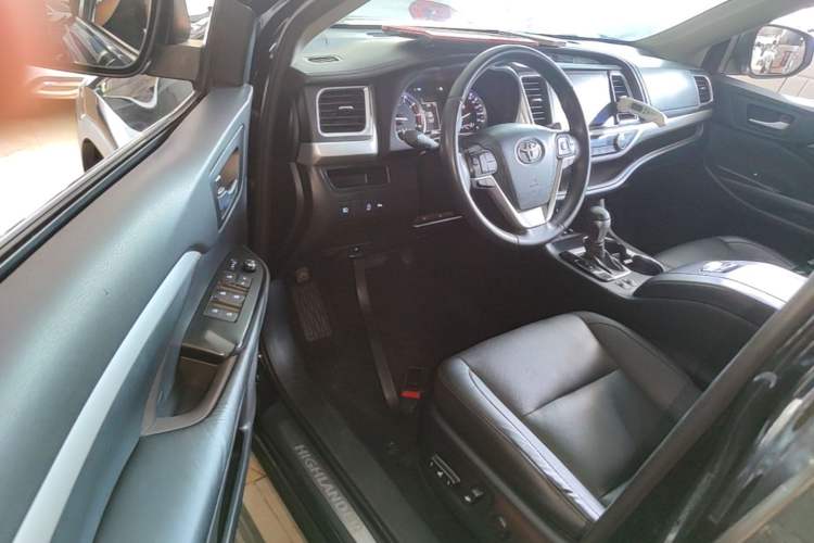 Used Toyota Highlander 2021 2.0T Four-Wheel Drive Luxury Edition 7 Seats Driver Seat