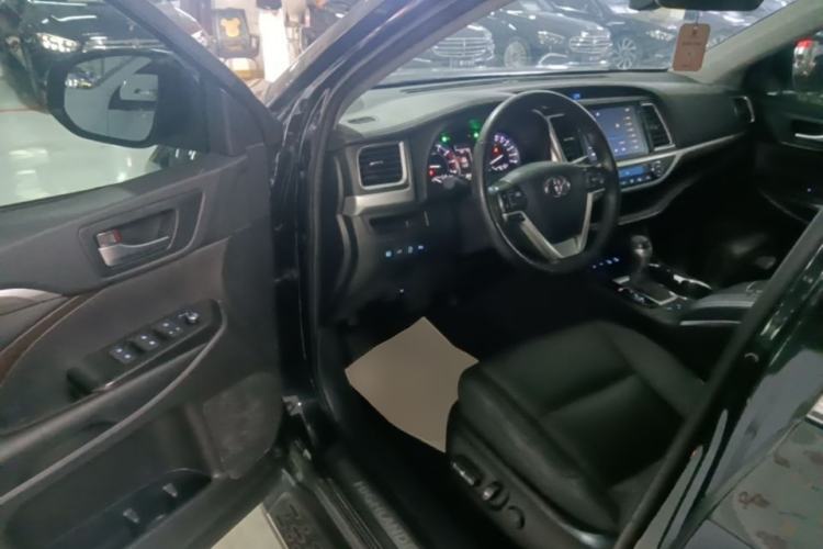 Used Toyota Highlander 2021 2.0T Four-Wheel Drive Prestige Version 7 Seats Driver Seat