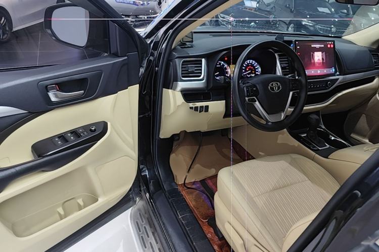 Used Toyota Highlander 2021 2.0T Two-Wheel Drive Elite Version 7-Seater Driver Seat