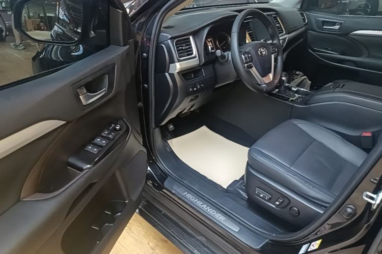 Used Toyota Highlander 2021 2.0T Four-Wheel Drive Luxury Edition 7 Seats Driver Seat