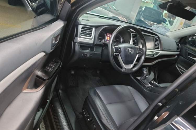 Used Toyota Highlander 2021 2.0T Four-Wheel Drive Luxury Edition 7 Seats Driver Seat