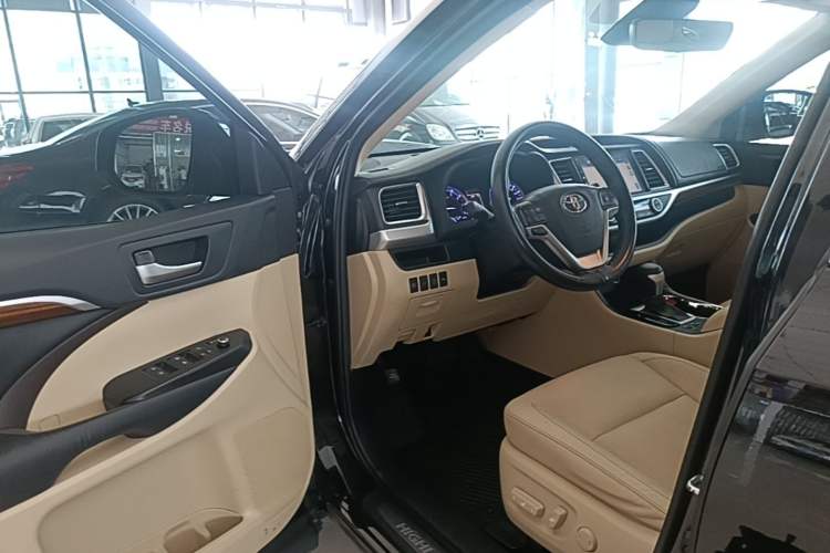 Used Toyota Highlander 2021 2.0T Four-Wheel Drive Prestige Version 7 Seats Driver Seat