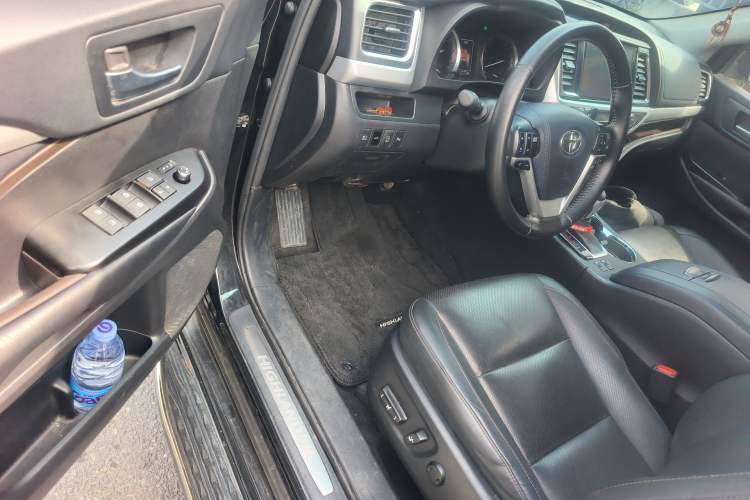 Used Toyota Highlander 2021 2.0T Two-Wheel Drive Luxury Edition 7 Seats Driver Seat