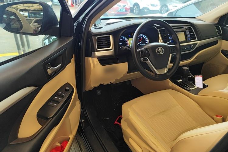 Used Toyota Highlander 2021 2.0T Two-Wheel Drive Elite Version 7-Seater Driver Seat