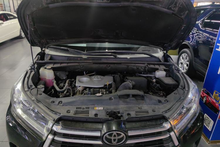 Used Toyota Highlander 2021 2.0T Four-Wheel Drive Prestige Version 7 Seats Engine Bay