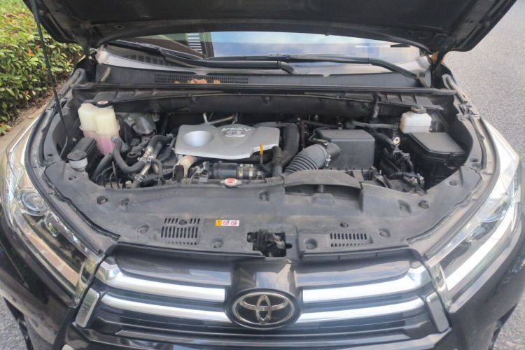 Used Toyota Highlander 2021 2.0T Four-Wheel Drive Prestige Version 7 Seats Engine Bay