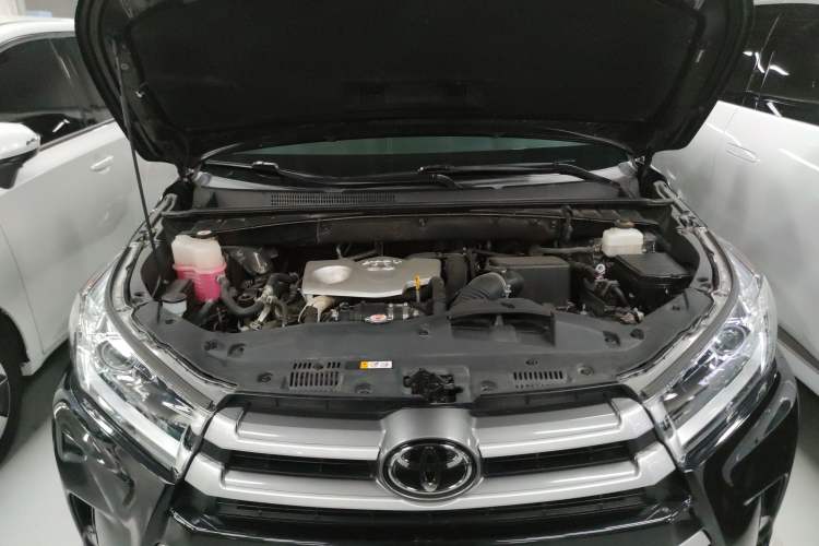 Used Toyota Highlander 2021 2.0T Four-Wheel Drive Luxury Edition 7 Seats Engine Bay