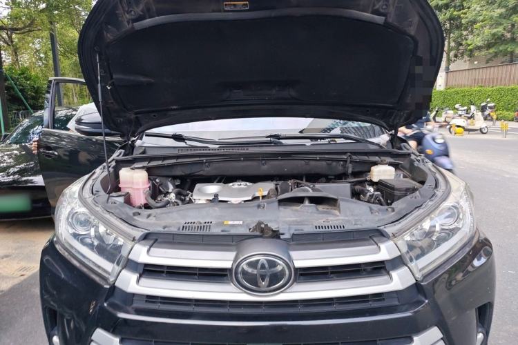 Used Toyota Highlander 2021 2.0T Four-Wheel Drive Luxury Edition 7 Seats Engine Bay