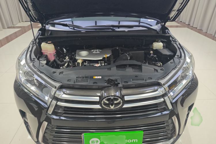 Used Toyota Highlander 2021 2.0T Four-Wheel Drive Prestige Version 7 Seats Engine Bay