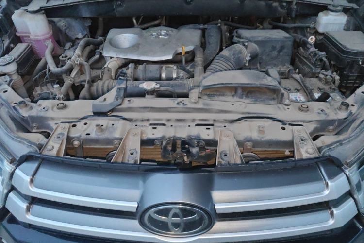Used Toyota Highlander 2021 2.0T Four-Wheel Drive Luxury Edition 7 Seats Engine Bay
