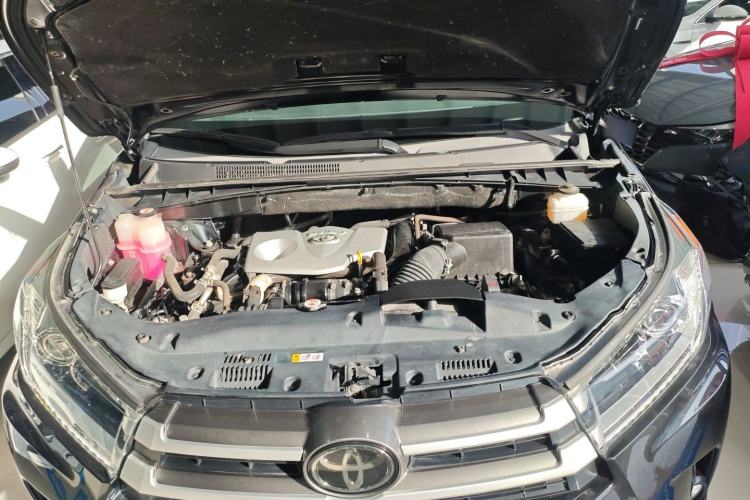 Used Toyota Highlander 2021 2.0T Four-Wheel Drive Luxury Edition 7 Seats Engine Bay