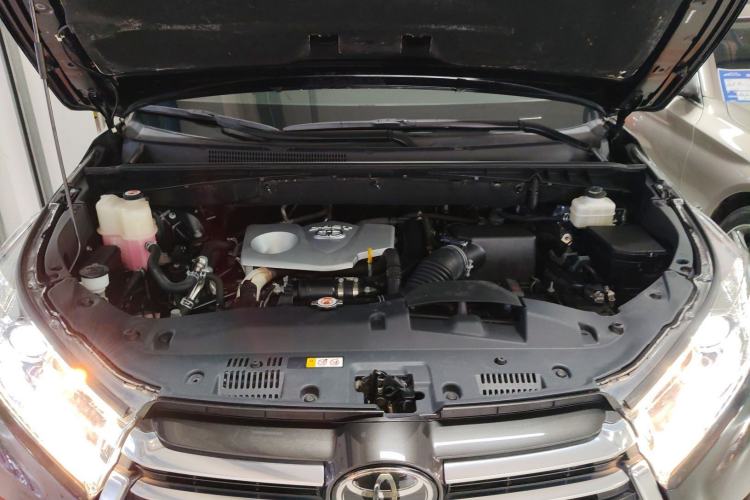 Used Toyota Highlander 2021 2.0T Four-Wheel Drive Prestige Version 7 Seats Engine Bay