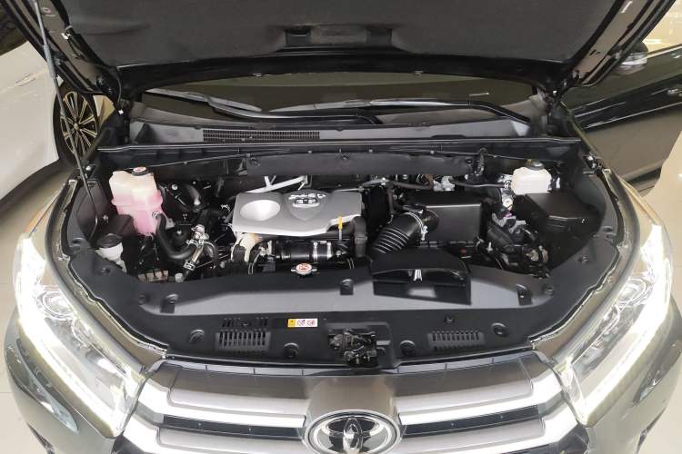 Used Toyota Highlander 2021 2.0T Two-Wheel Drive Luxury Edition 7 Seats Engine Bay