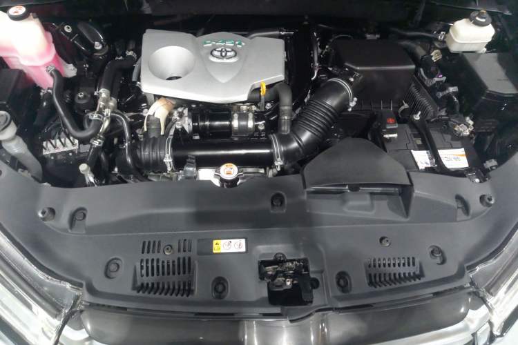 Used Toyota Highlander 2021 2.0T Four-Wheel Drive Prestige Version 7 Seats Engine Bay