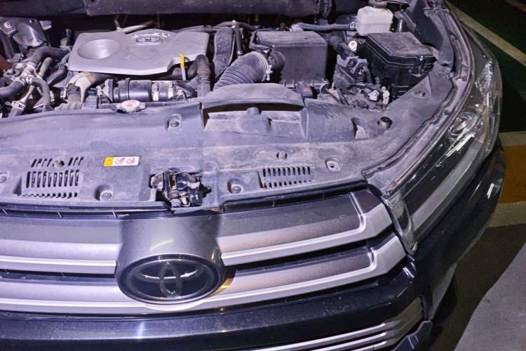 Used Toyota Highlander 2021 2.0T Four-Wheel Drive Luxury Edition 7 Seats Engine Bay Left