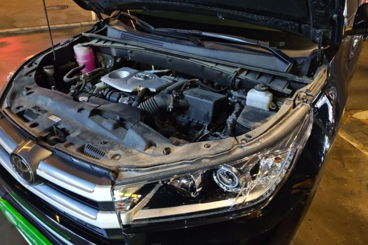 Used Toyota Highlander 2021 2.0T Four-Wheel Drive Luxury Edition 7 Seats Engine Bay Left