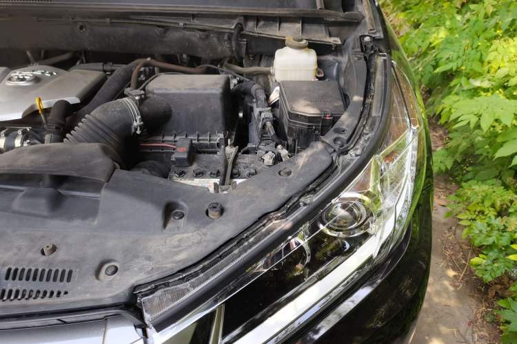Used Toyota Highlander 2021 2.0T Two-Wheel Drive Elite Edition 5 Seats Engine Bay Left