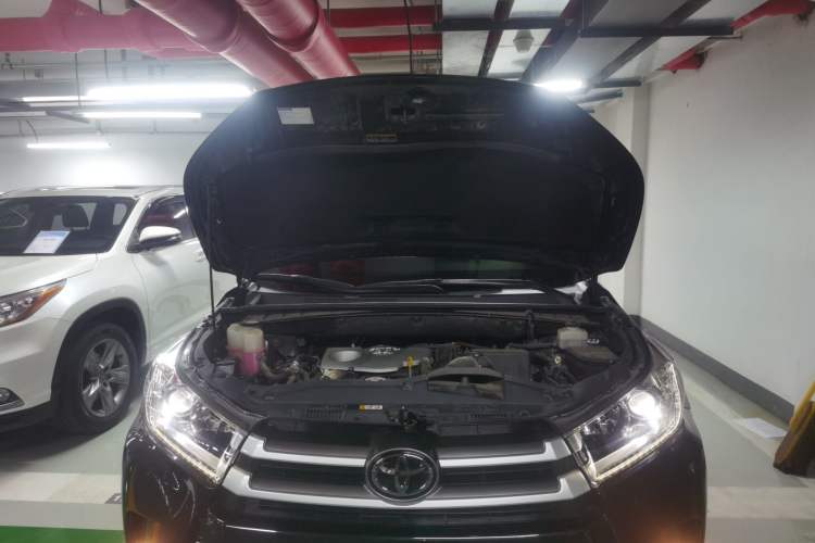 Used Toyota Highlander 2021 2.0T Four-Wheel Drive Luxury Edition 7 Seats Engine Bay