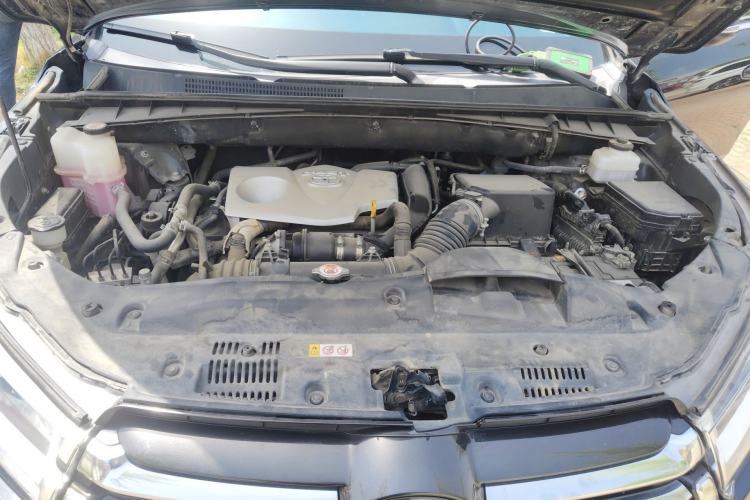 Used Toyota Highlander 2021 2.0T Four-Wheel Drive Prestige Version 7 Seats Engine Bay