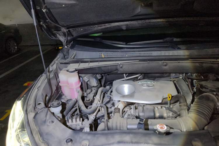 Used Toyota Highlander 2021 2.0T Two-Wheel Drive Elite Version 7-Seater Engine Bay Right
