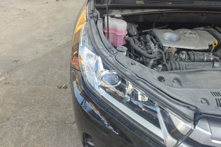 Used Toyota Highlander 2021 2.0T Two-Wheel Drive Elite Version 7-Seater Engine Bay Right