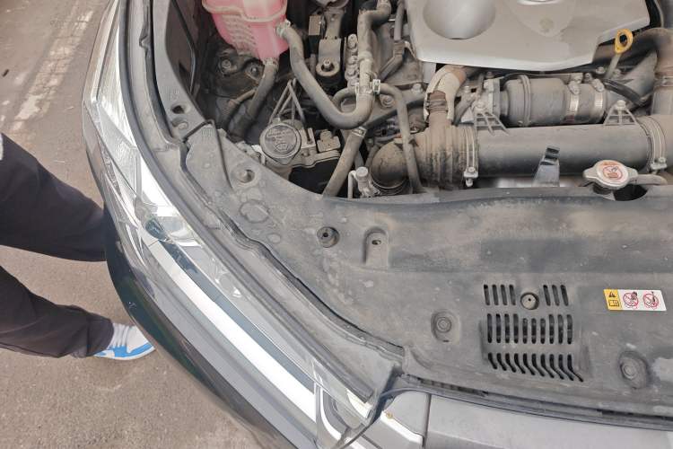 Used Toyota Highlander 2021 2.0T Two-Wheel Drive Elite Version 7-Seater Engine Bay Right
