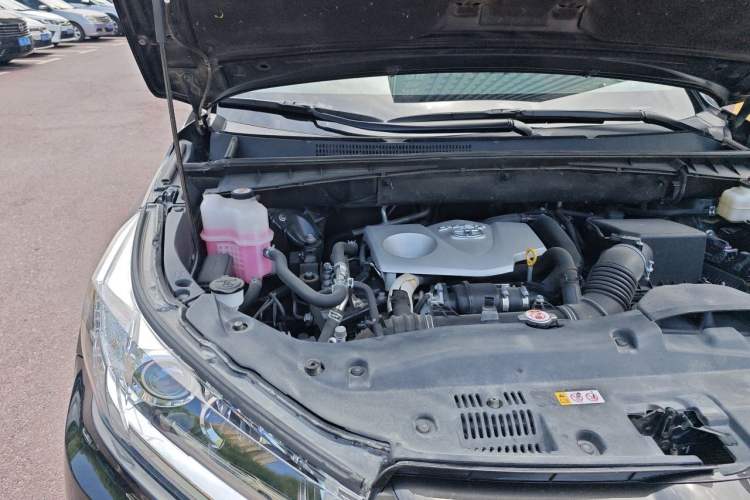 Used Toyota Highlander 2021 2.0T Four-Wheel Drive Prestige Version 7 Seats Engine Bay Right