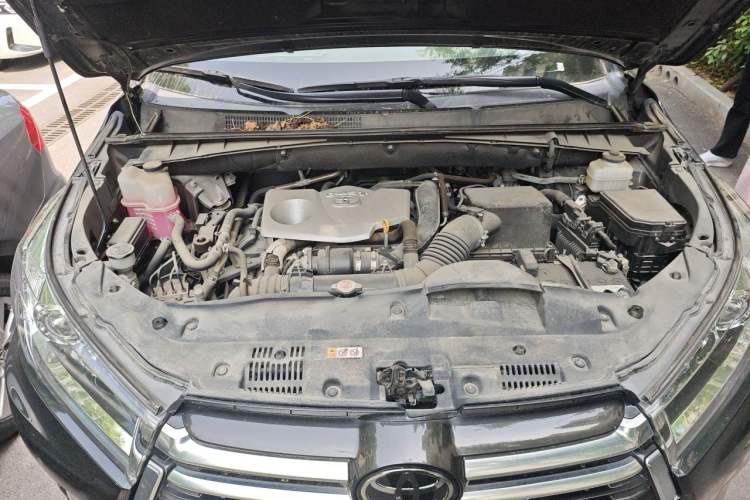 Used Toyota Highlander 2021 2.0T Four-Wheel Drive Prestige Version 7 Seats Engine Bay