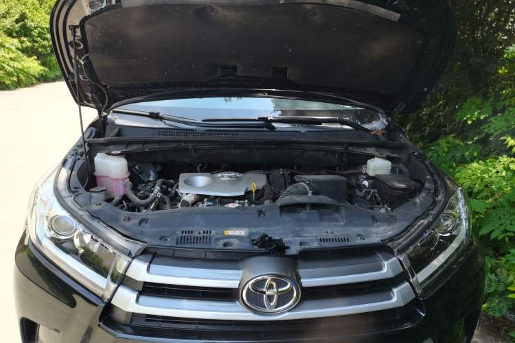 Used Toyota Highlander 2021 2.0T Two-Wheel Drive Elite Edition 5 Seats Engine Bay