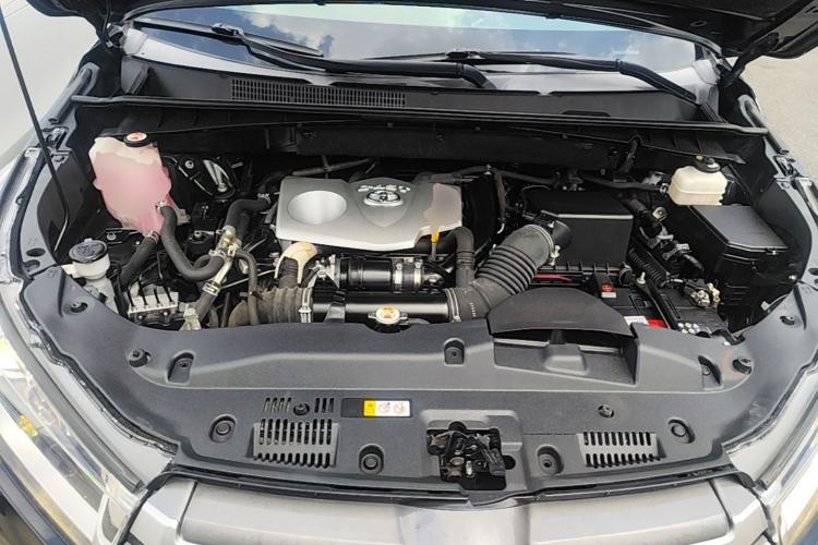 Used Toyota Highlander 2021 2.0T Two-Wheel Drive Elite Edition 5 Seats Engine Bay