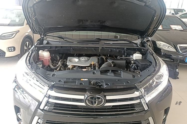 Used Toyota Highlander 2021 2.0T Four-Wheel Drive Prestige Version 7 Seats Engine Bay