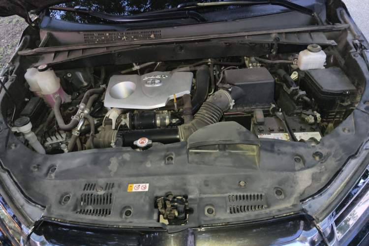 Used Toyota Highlander 2021 2.0T Four-Wheel Drive Prestige Version 7 Seats Engine Bay