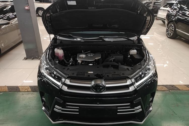 Used Toyota Highlander 2021 2.0T Four-Wheel Drive Luxury Edition 7 Seats Engine Bay
