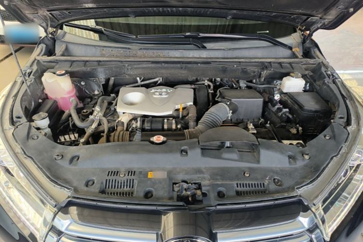 Used Toyota Highlander 2021 2.0T Four-Wheel Drive Prestige Version 7 Seats Engine Bay